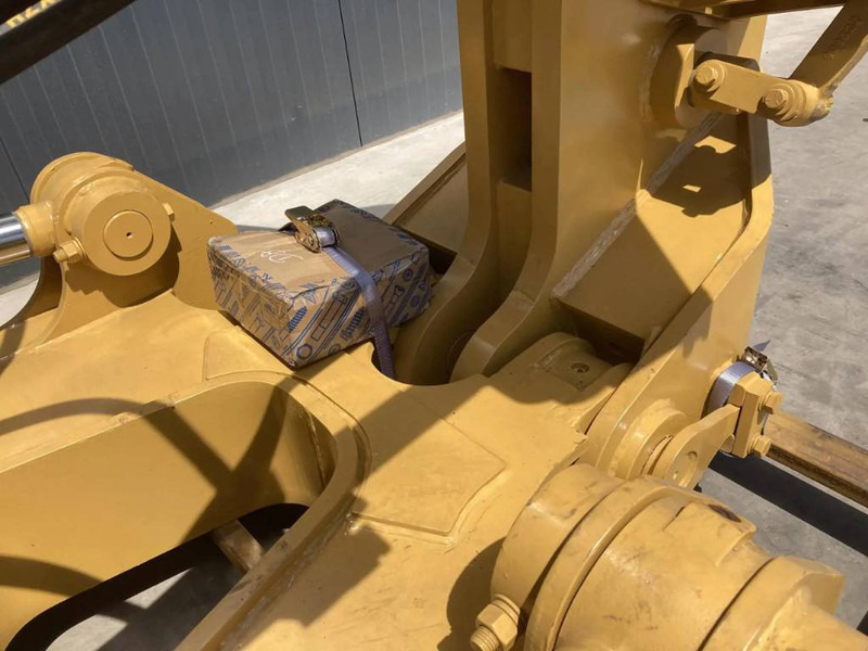 Cat D8R - ملحقات - آلات البناء: صور 4 Cat D8R - ملحقات - آلات البناء: صور 4
