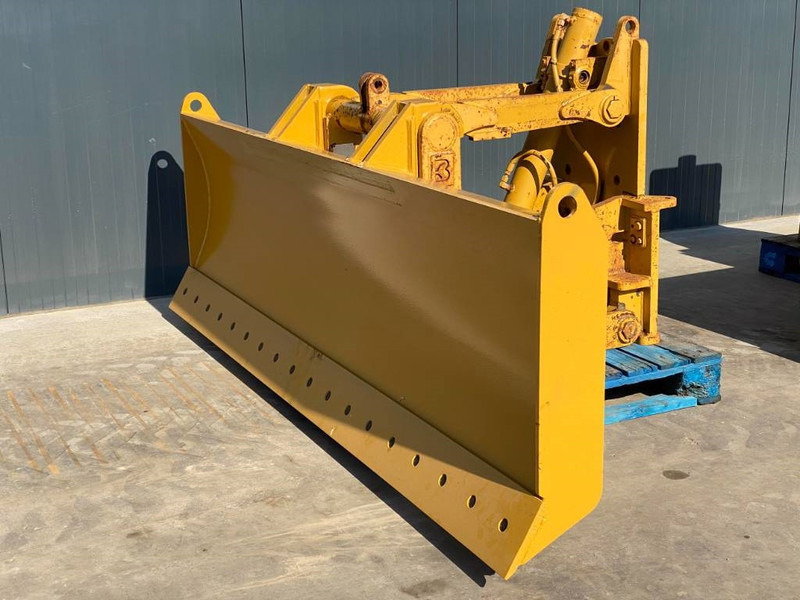 Cat Front Blade + Lift 12H / 120M / 120H / 140G / 140H - شفرة الجرافة - آلات البناء: صور 2 Cat Front Blade + Lift 12H / 120M / 120H / 140G / 140H - شفرة الجرافة - آلات البناء: صور 2