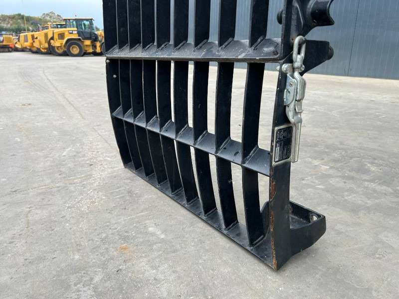 Cat M313D / M315D / M316D / M318D / M322D / M325D - الكابينة والداخلية - آلات البناء: صور 3 Cat M313D / M315D / M316D / M318D / M322D / M325D - الكابينة والداخلية - آلات البناء: صور 3