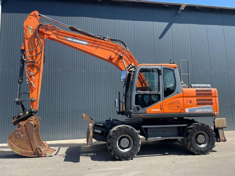 Doosan DX170W-5 - حفارة على عجلات: صور 5 Doosan DX170W-5 - حفارة على عجلات: صور 5