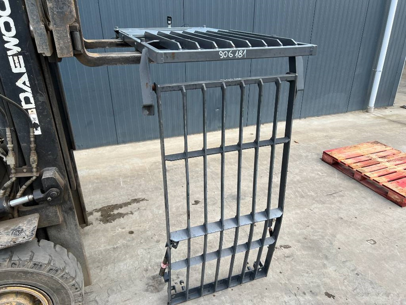 Doosan DX180 / DX225 - الكابينة والداخلية - آلات البناء: صور 2 Doosan DX180 / DX225 - الكابينة والداخلية - آلات البناء: صور 2