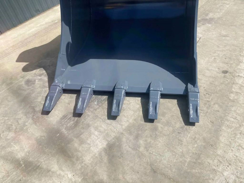 Hitachi ZX225 - 1.20m - بكت - آلات البناء: صور 2 Hitachi ZX225 - 1.20m - بكت - آلات البناء: صور 2