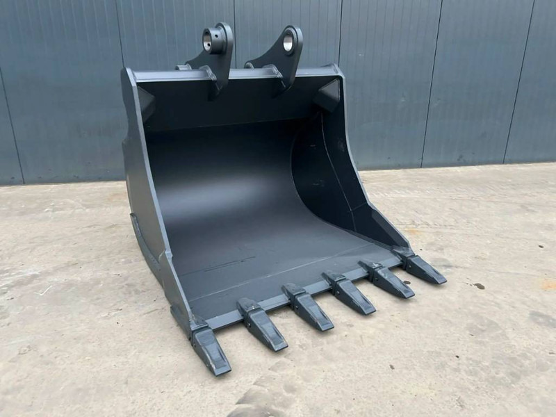 Hitachi ZX350 1.60m - بكت - آلات البناء: صور 1 Hitachi ZX350 1.60m - بكت - آلات البناء: صور 1