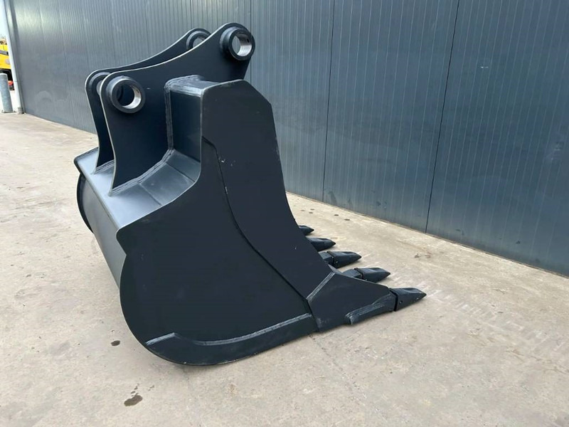 Hitachi ZX360 1.60m - بكت - آلات البناء: صور 3 Hitachi ZX360 1.60m - بكت - آلات البناء: صور 3