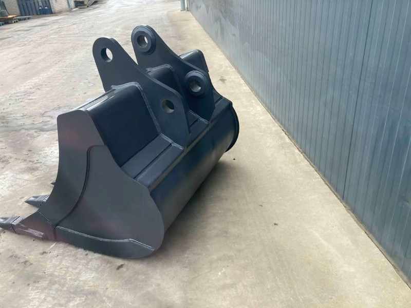Hyundai R220 - بكت - آلات البناء: صور 4 Hyundai R220 - بكت - آلات البناء: صور 4