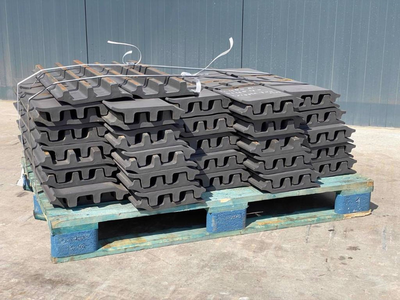Komatsu PC300 / PC360 / PC400 Shoes/Pads - الإطار/ الشاسيه - آلات البناء: صور 3 Komatsu PC300 / PC360 / PC400 Shoes/Pads - الإطار/ الشاسيه - آلات البناء: صور 3