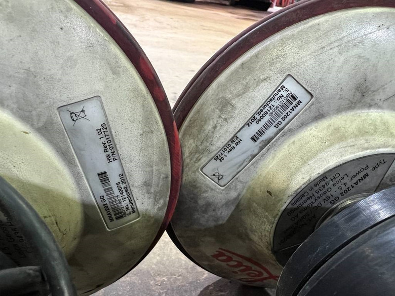 Leica Novatron MNS1250 GG GPS - ملحقات - آلات البناء: صور 4 Leica Novatron MNS1250 GG GPS - ملحقات - آلات البناء: صور 4