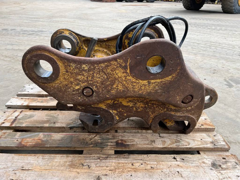 Miller Caterpillar 311D / 312D / 312E / 313F / 314D / 314 - وصلة الربط للمعدات المعلقة - آلات البناء: صور 4 Miller Caterpillar 311D / 312D / 312E / 313F / 314D / 314 - وصلة الربط للمعدات المعلقة - آلات البناء: صور 4