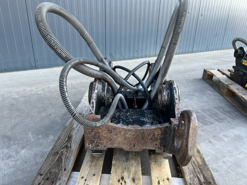 OilQuick OQ65 - M314F / M316F / M318F - وصلة الربط للمعدات المعلقة - آلات البناء: صور 2 OilQuick OQ65 - M314F / M316F / M318F - وصلة الربط للمعدات المعلقة - آلات البناء: صور 2