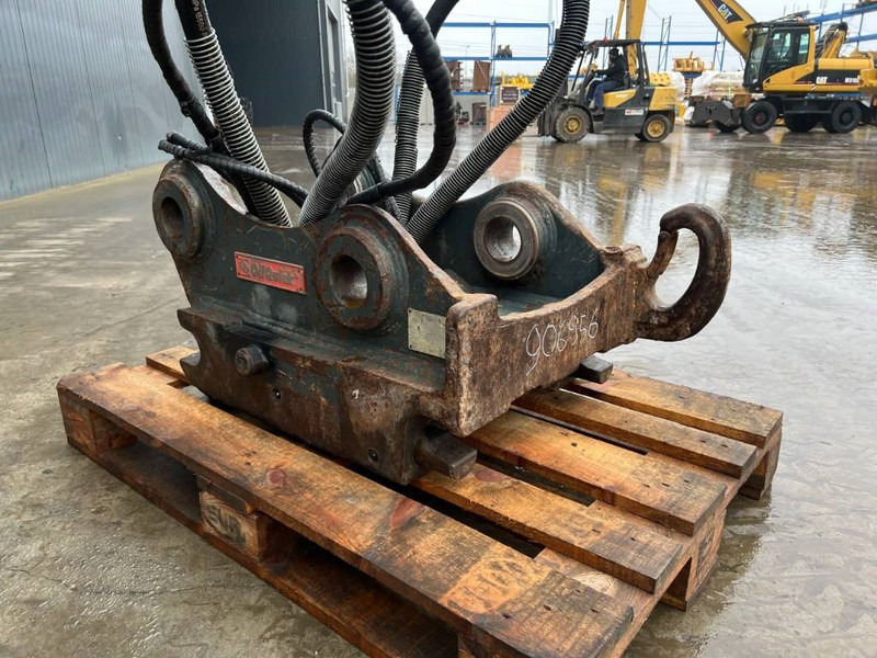 OilQuick OQ70/55 - 323D - وصلة الربط للمعدات المعلقة - آلات البناء: صور 3 OilQuick OQ70/55 - 323D - وصلة الربط للمعدات المعلقة - آلات البناء: صور 3