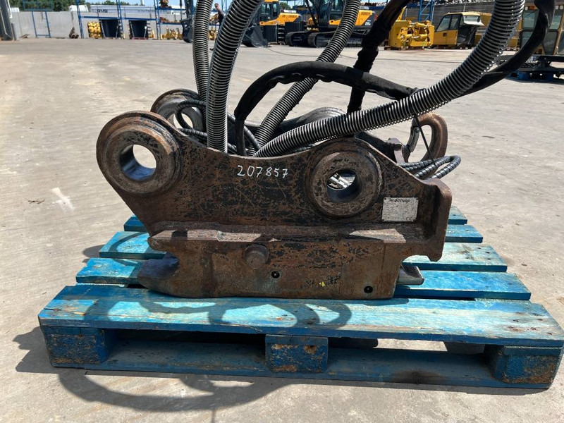 OilQuick OQ70/55 - 323E - وصلة الربط للمعدات المعلقة - آلات البناء: صور 4 OilQuick OQ70/55 - 323E - وصلة الربط للمعدات المعلقة - آلات البناء: صور 4