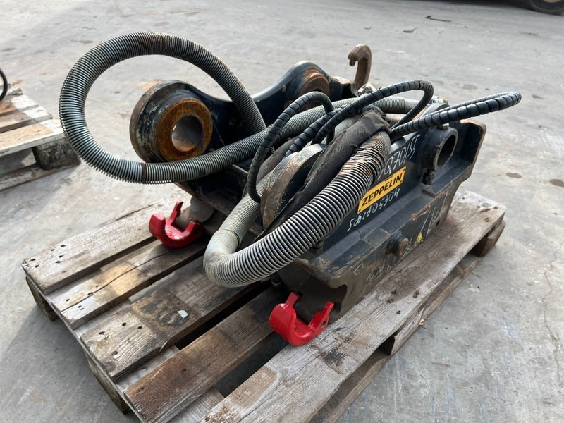 OilQuick OQ70/55 - وصلة الربط للمعدات المعلقة - آلات البناء: صور 5 OilQuick OQ70/55 - وصلة الربط للمعدات المعلقة - آلات البناء: صور 5