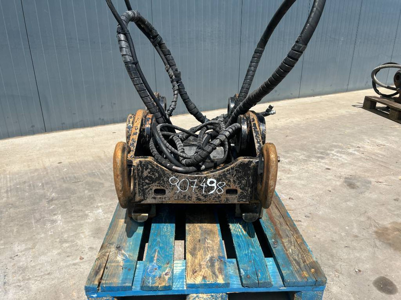 OilQuick OQ80 330D - 336D - 336E - 336F DB-stick - وصلة الربط للمعدات المعلقة - آلات البناء: صور 2 OilQuick OQ80 330D - 336D - 336E - 336F DB-stick - وصلة الربط للمعدات المعلقة - آلات البناء: صور 2