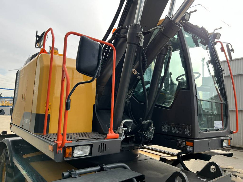 حفارة على عجلات Volvo EWR150E: صور 11