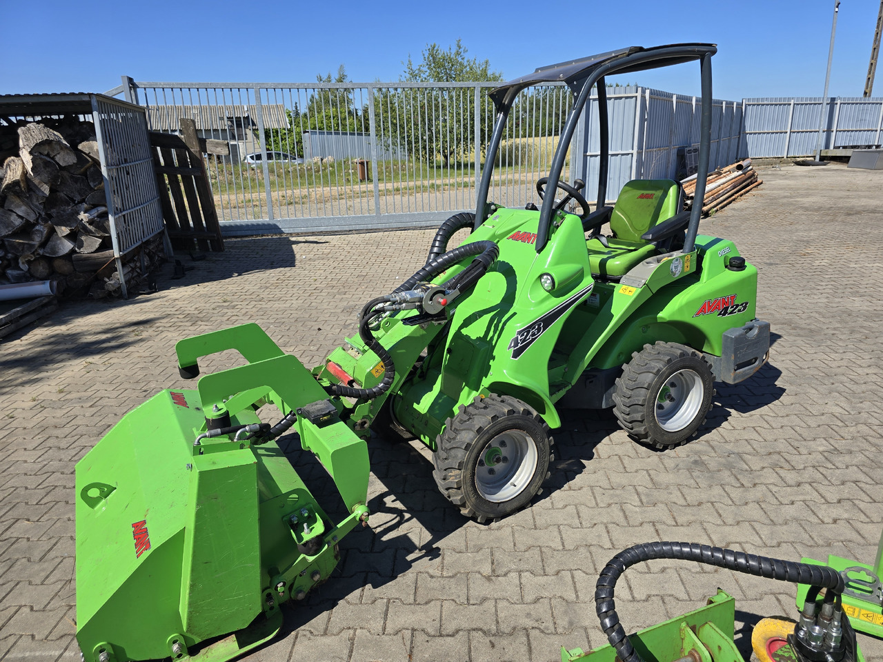 AVANT 423 - شيول صغير: صور 2 AVANT 423 - شيول صغير: صور 2