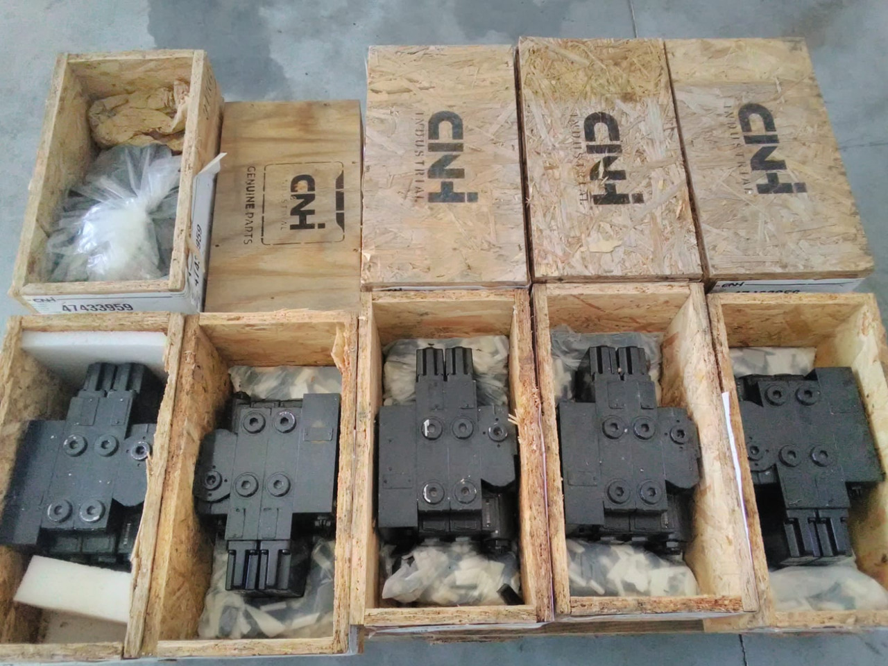 CNH 47433959 - صمام - الآلات والماكينات الزراعية: صور 1 CNH 47433959 - صمام - الآلات والماكينات الزراعية: صور 1