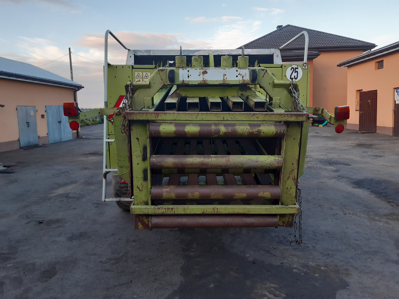 Claas Quadrant 1200 N - مكبس البالات المستطيله: صور 3 Claas Quadrant 1200 N - مكبس البالات المستطيله: صور 3