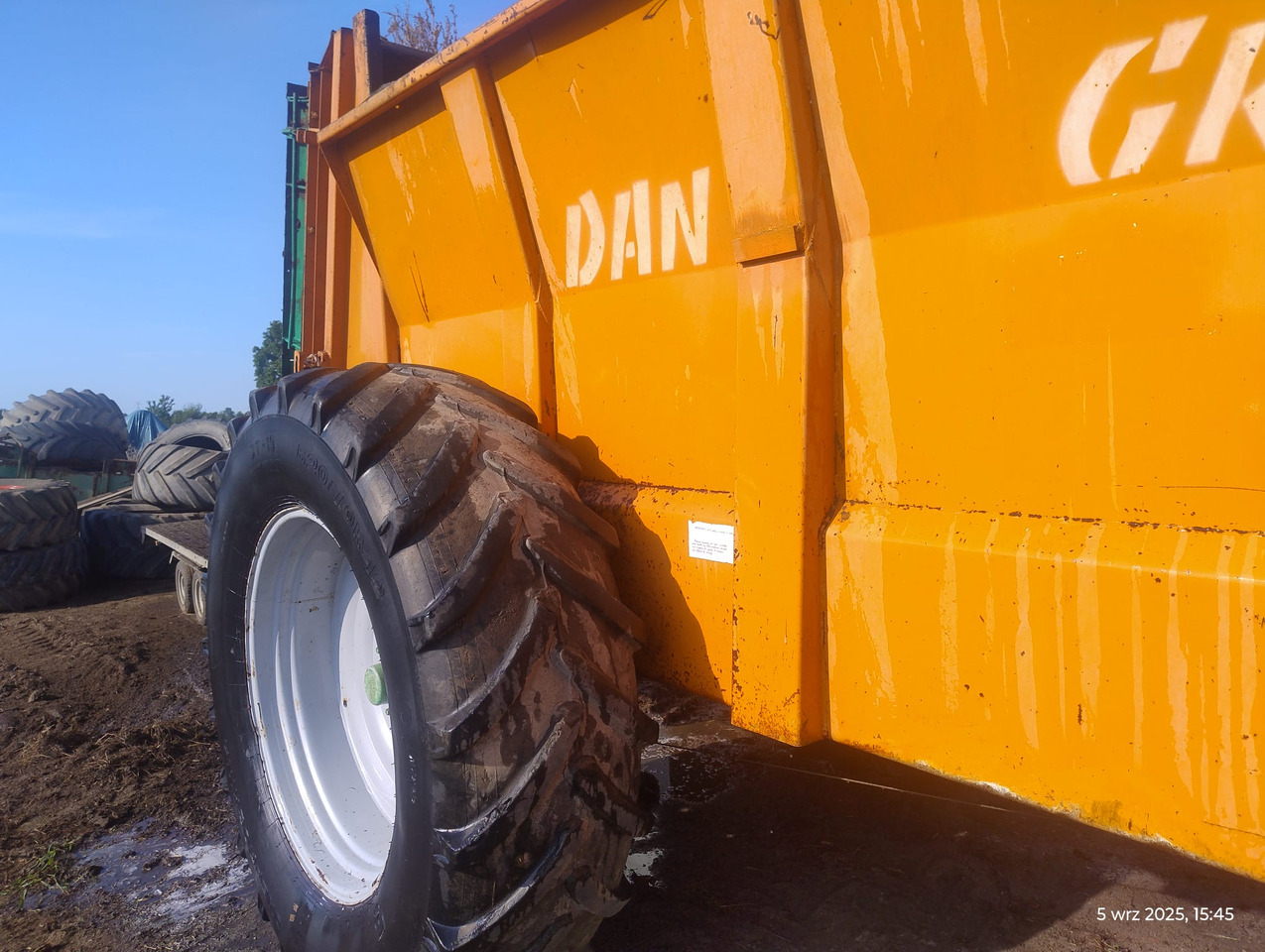 DANGREVILLE 14 - نثر السماد: صور 3 DANGREVILLE 14 - نثر السماد: صور 3