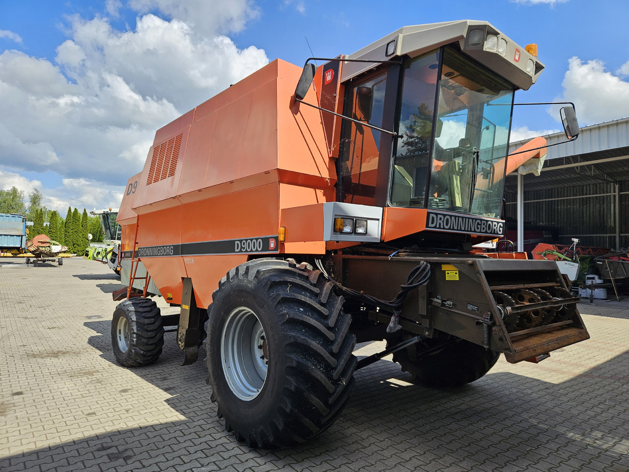Dronningborg D9000 - حصادة شاملة: صور 2 Dronningborg D9000 - حصادة شاملة: صور 2