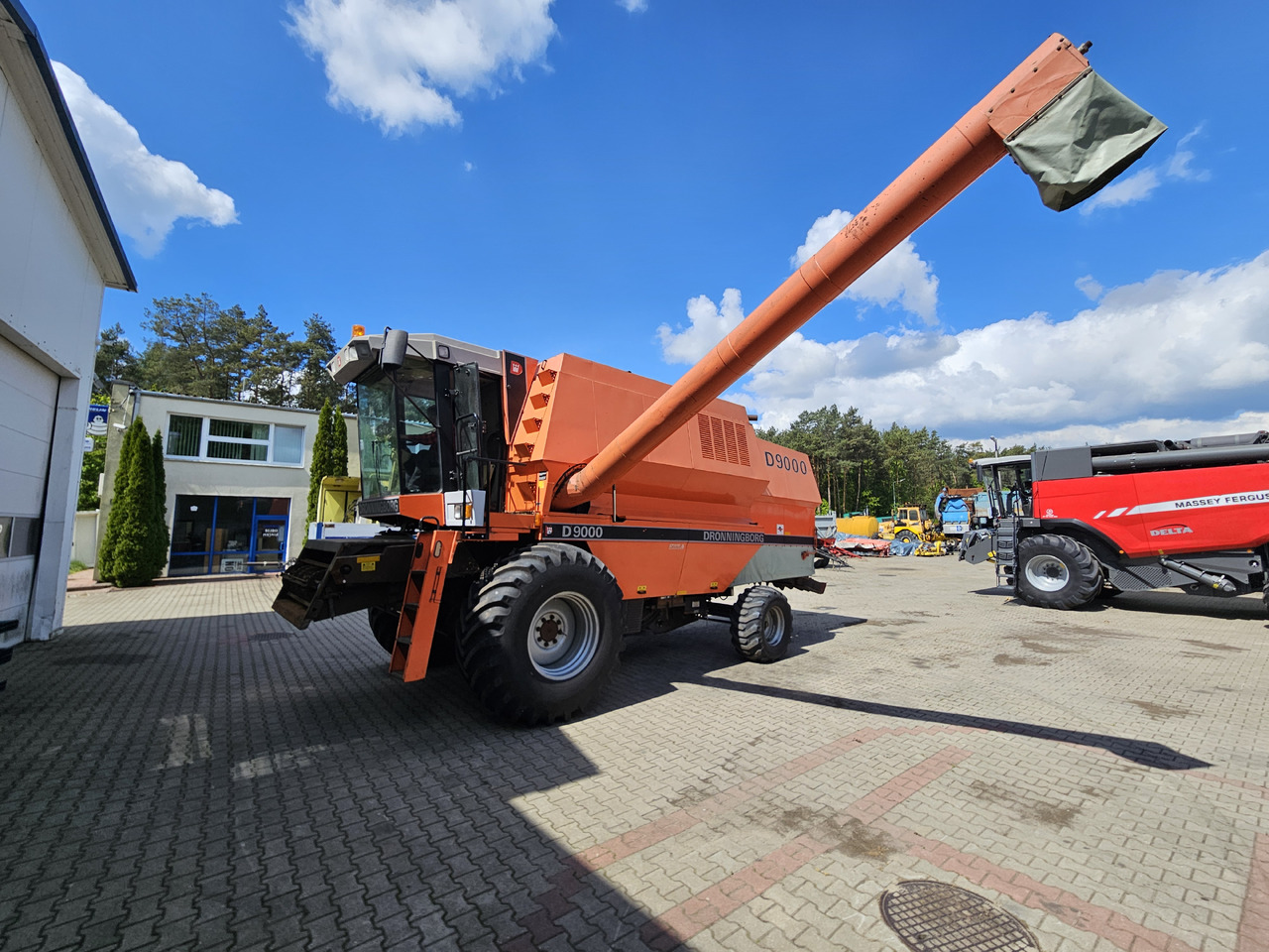 Dronningborg D9000 - حصادة شاملة: صور 1 Dronningborg D9000 - حصادة شاملة: صور 1
