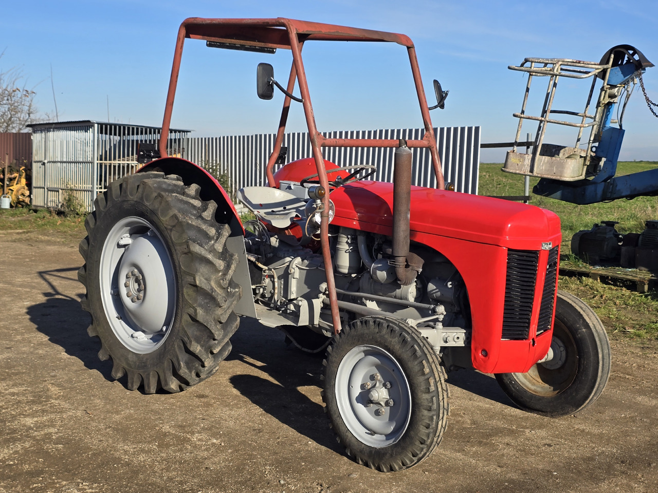 FERGUSON TEF20 - جرار: صور 1 FERGUSON TEF20 - جرار: صور 1