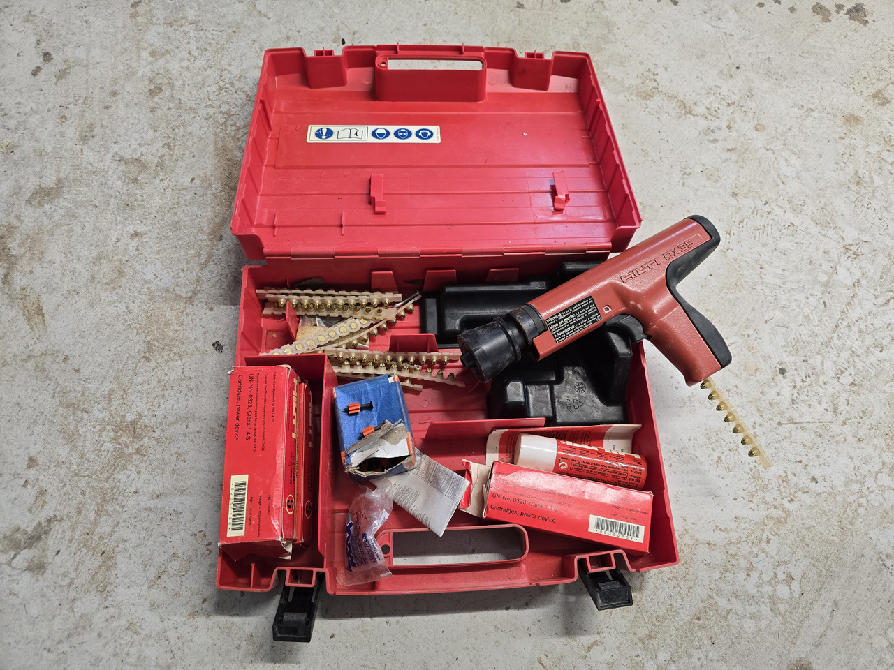 HILTI DX35 - معدات البناء: صور 1 HILTI DX35 - معدات البناء: صور 1