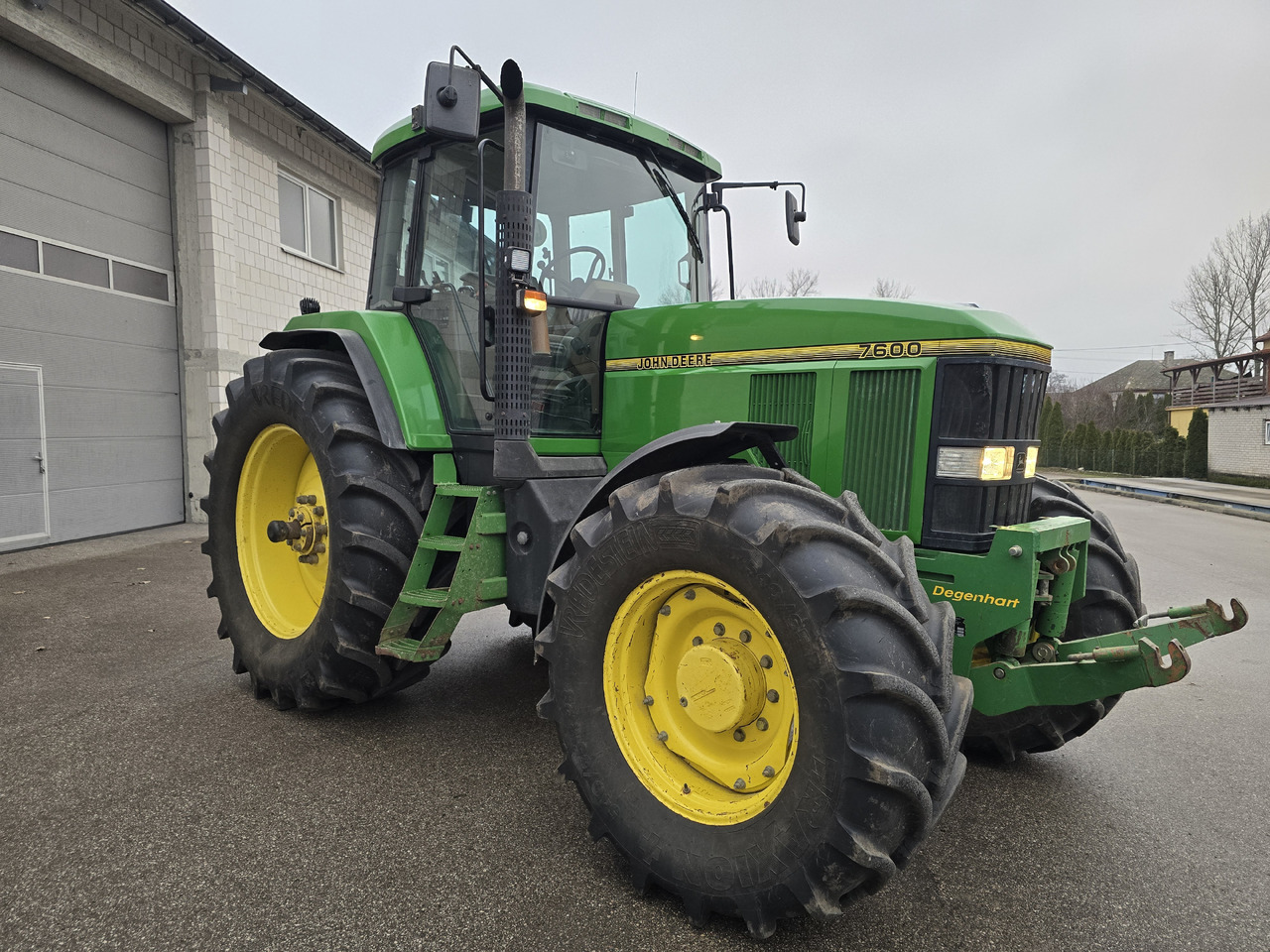 JOHN DEERE 7600 - جرار: صور 1 JOHN DEERE 7600 - جرار: صور 1