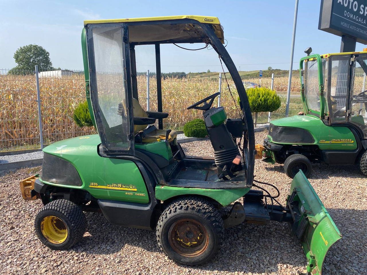 John Deere 1435 4WD Diesel - جرارات البلدية: صور 2 John Deere 1435 4WD Diesel - جرارات البلدية: صور 2