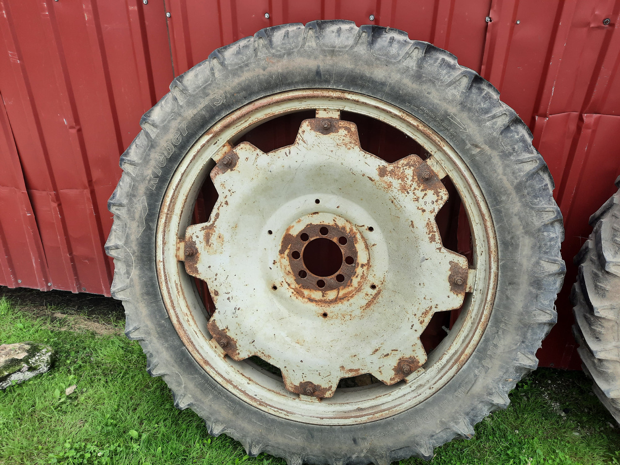 KLEBER Super 3 11.2 R44 - عجلات - الآلات والماكينات الزراعية: صور 3 KLEBER Super 3 11.2 R44 - عجلات - الآلات والماكينات الزراعية: صور 3