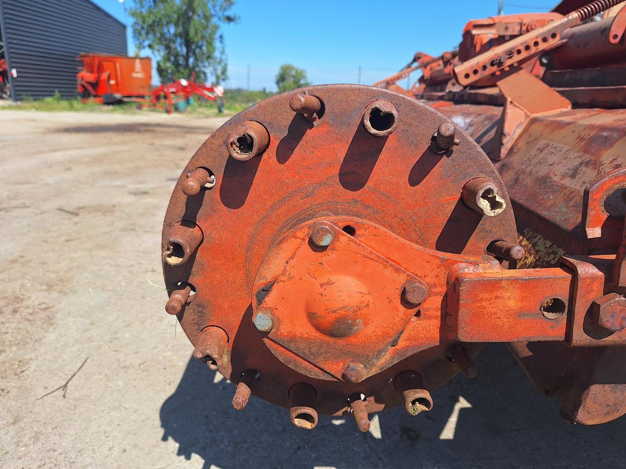 KUHN EL100N 305 - مسلفة القوة: صور 3 KUHN EL100N 305 - مسلفة القوة: صور 3