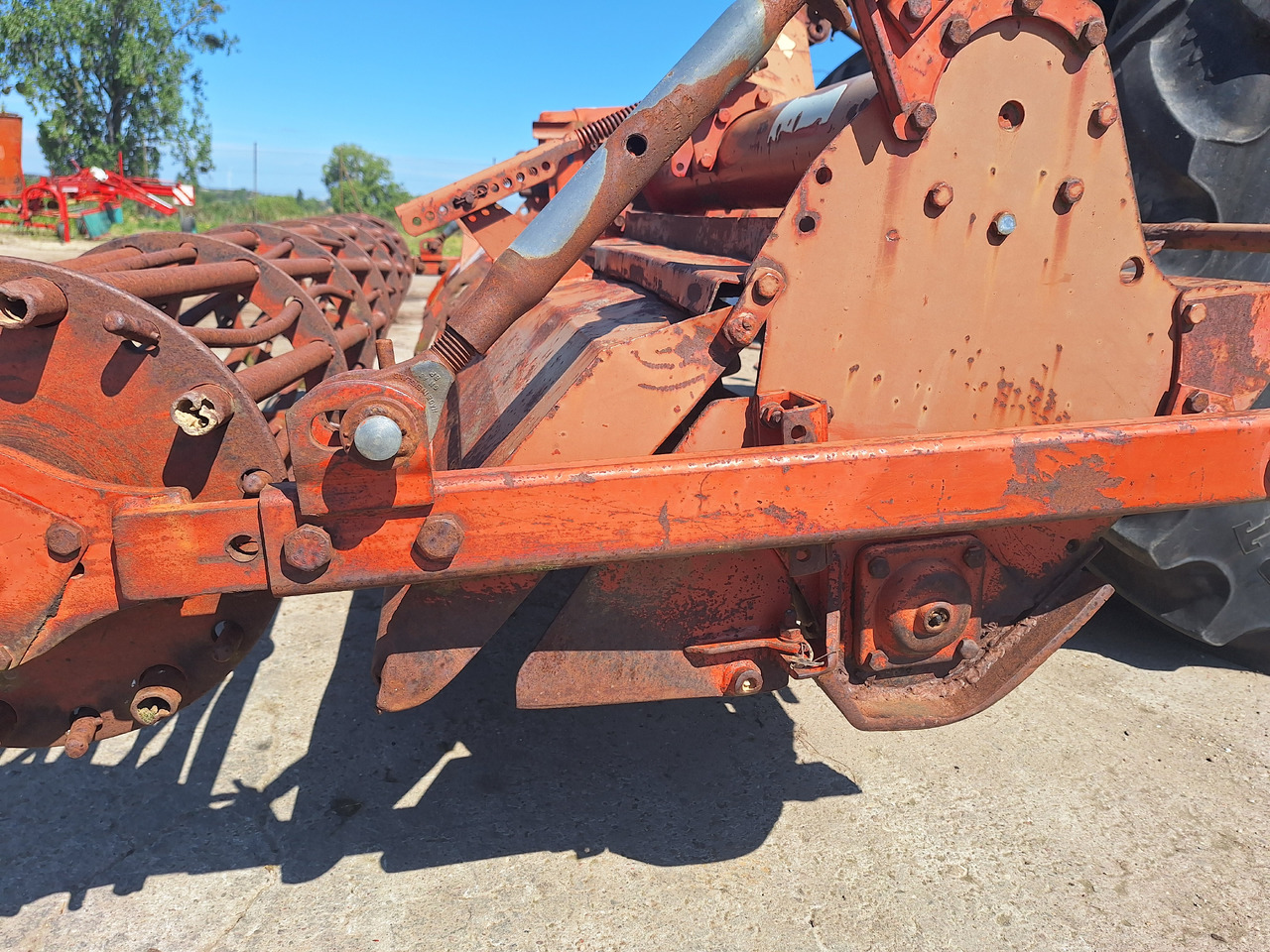KUHN EL100N 305 - مسلفة القوة: صور 2 KUHN EL100N 305 - مسلفة القوة: صور 2