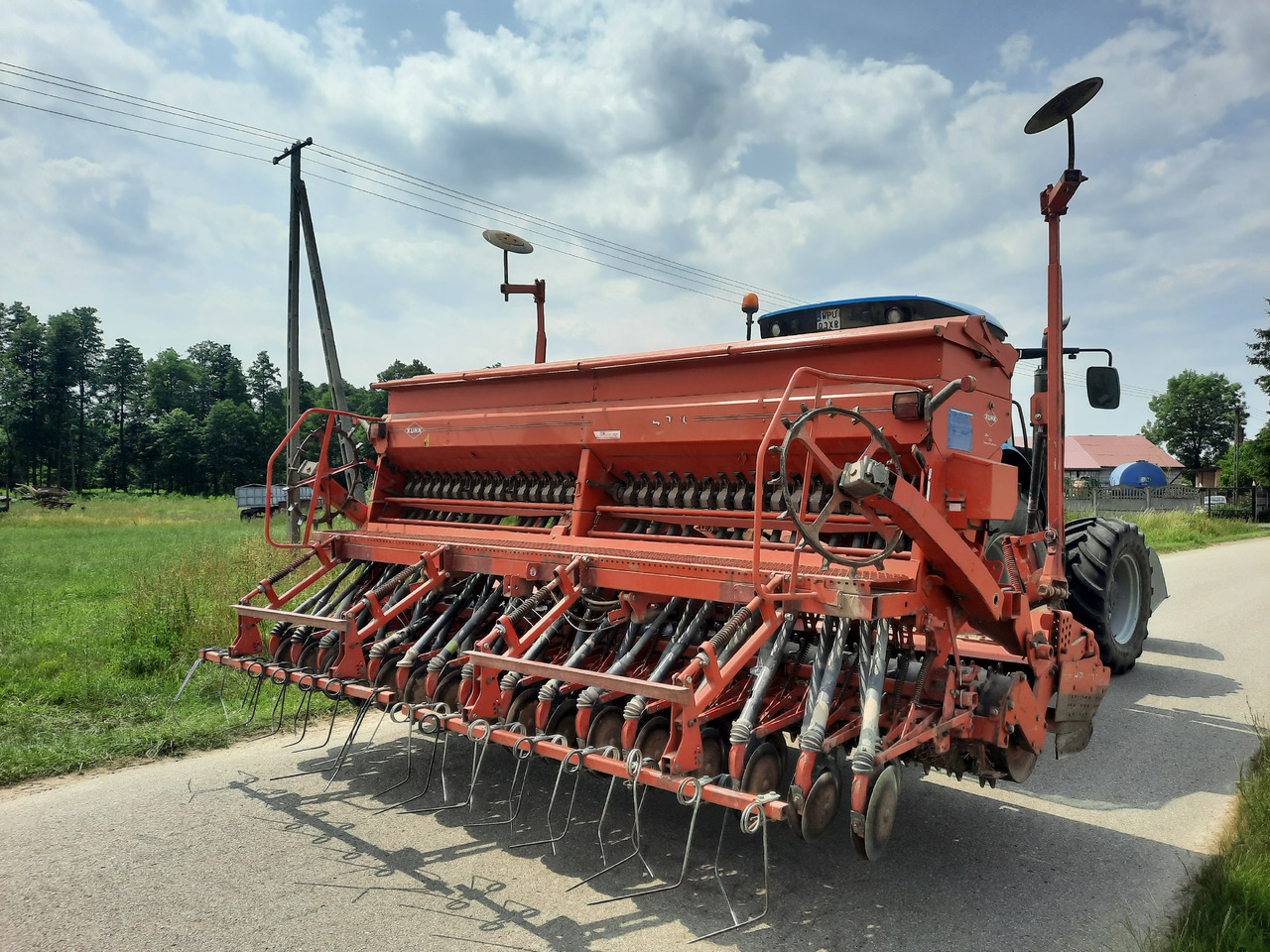 KUHN HR4003D INTEGRA 4000 - الة بذر: صور 5 KUHN HR4003D INTEGRA 4000 - الة بذر: صور 5