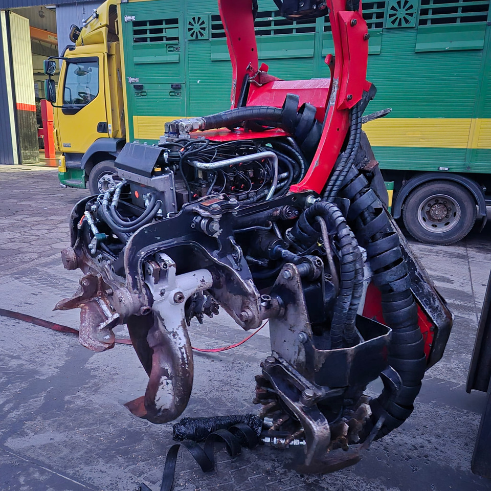 Komatsu C144 - رؤوس حصادات: صور 3 Komatsu C144 - رؤوس حصادات: صور 3