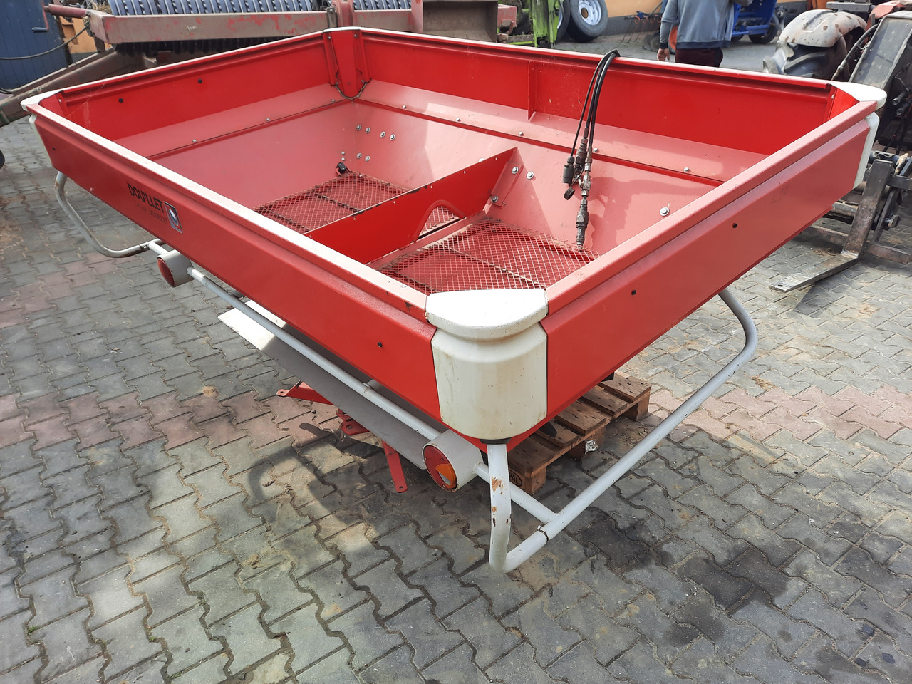 LELY CENTERLINER SX 2000 L - آلة رش الأسمدة: صور 5 LELY CENTERLINER SX 2000 L - آلة رش الأسمدة: صور 5