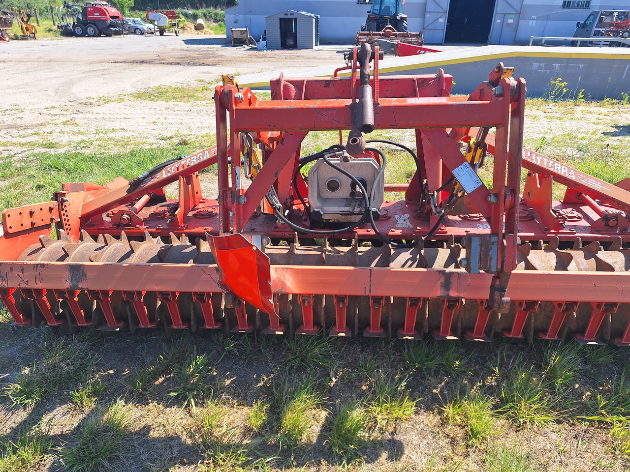 LELY FRANCE AH523 - الأمشاط الزراعية: صور 4 LELY FRANCE AH523 - الأمشاط الزراعية: صور 4