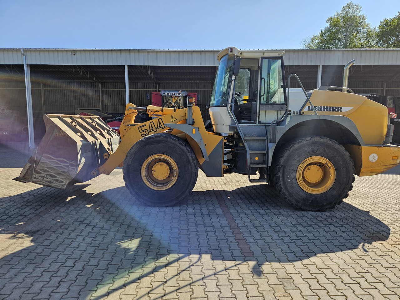 Liebherr L544 - اللودر بعجل: صور 4 Liebherr L544 - اللودر بعجل: صور 4