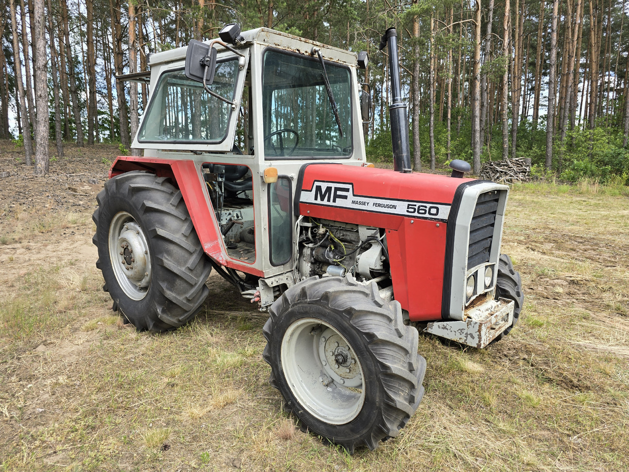 MASSEY-FERGUSON MF 560 - جرار: صور 1 MASSEY-FERGUSON MF 560 - جرار: صور 1