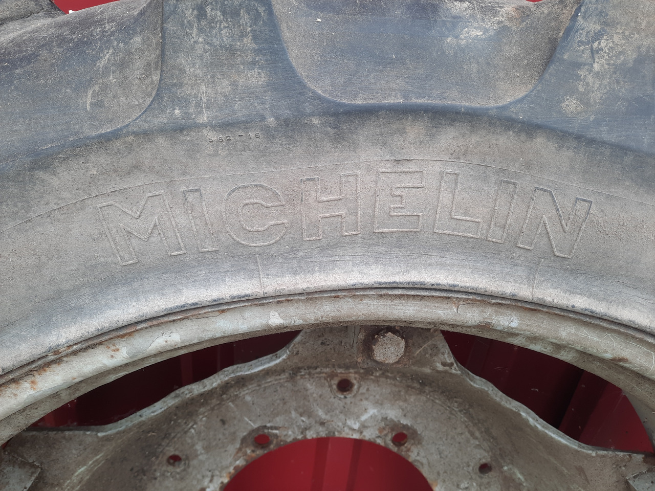 MICHELIN BIB X 9.5 R32 - عجلات - الآلات والماكينات الزراعية: صور 4 MICHELIN BIB X 9.5 R32 - عجلات - الآلات والماكينات الزراعية: صور 4