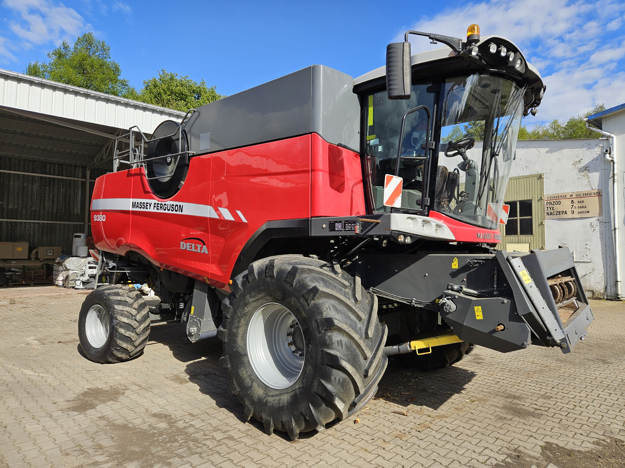 Massey Ferguson Delta 9380 - حصادة شاملة: صور 1 Massey Ferguson Delta 9380 - حصادة شاملة: صور 1