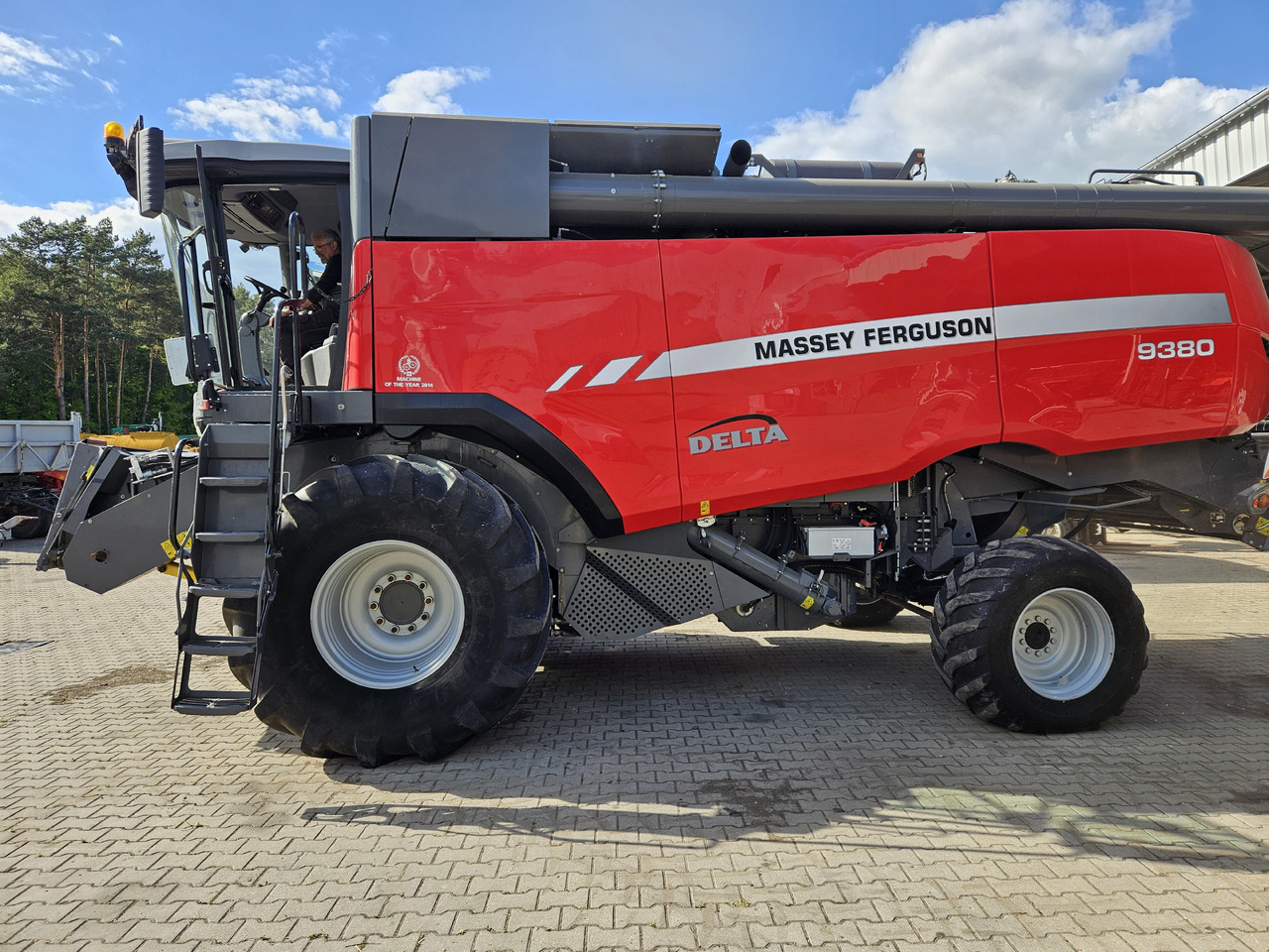 Massey Ferguson Delta 9380 - حصادة شاملة: صور 1 Massey Ferguson Delta 9380 - حصادة شاملة: صور 1
