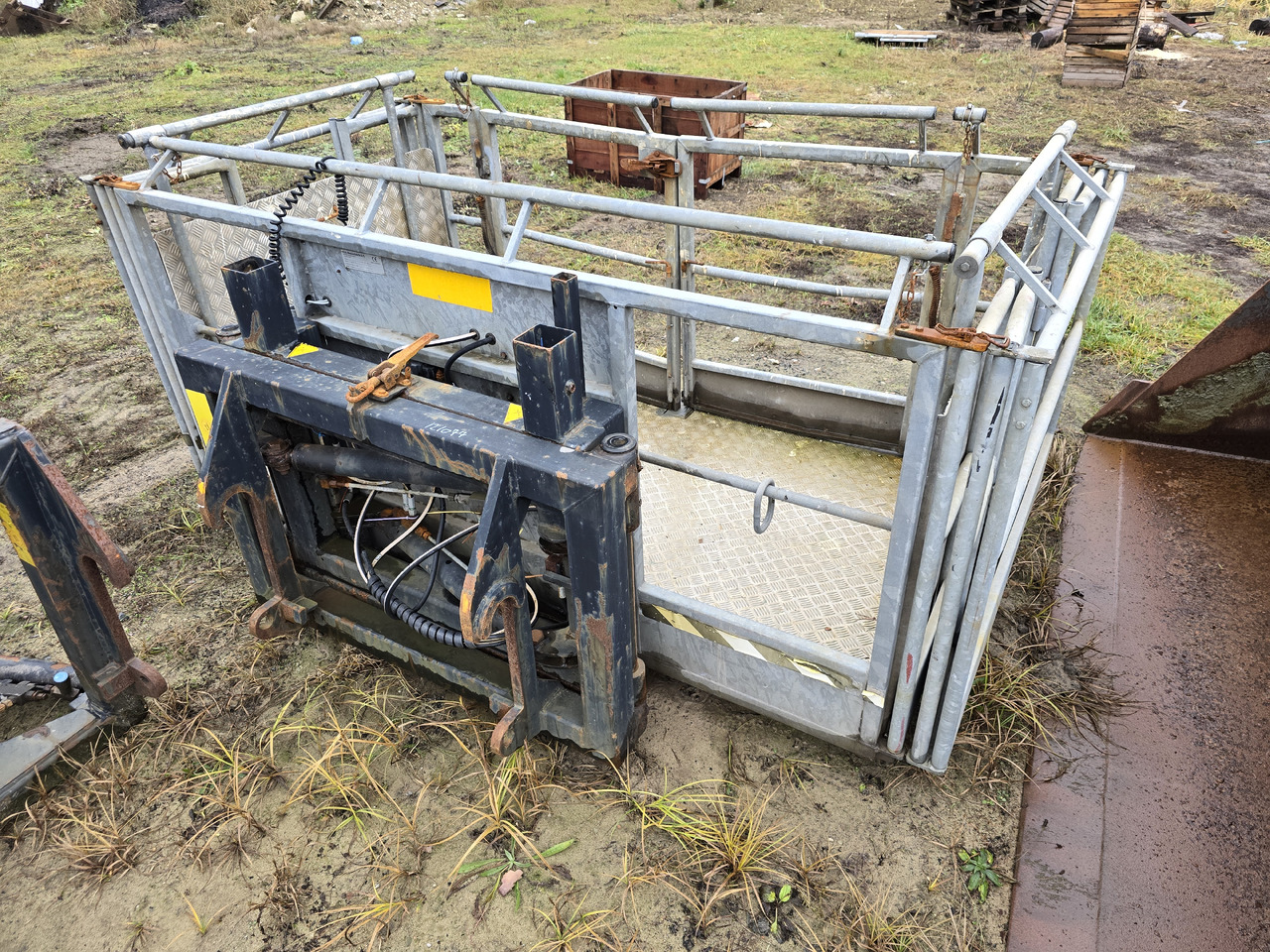 NEW HOLLAND LM 1745 Turbo - اللودر بعجل: صور 4 NEW HOLLAND LM 1745 Turbo - اللودر بعجل: صور 4