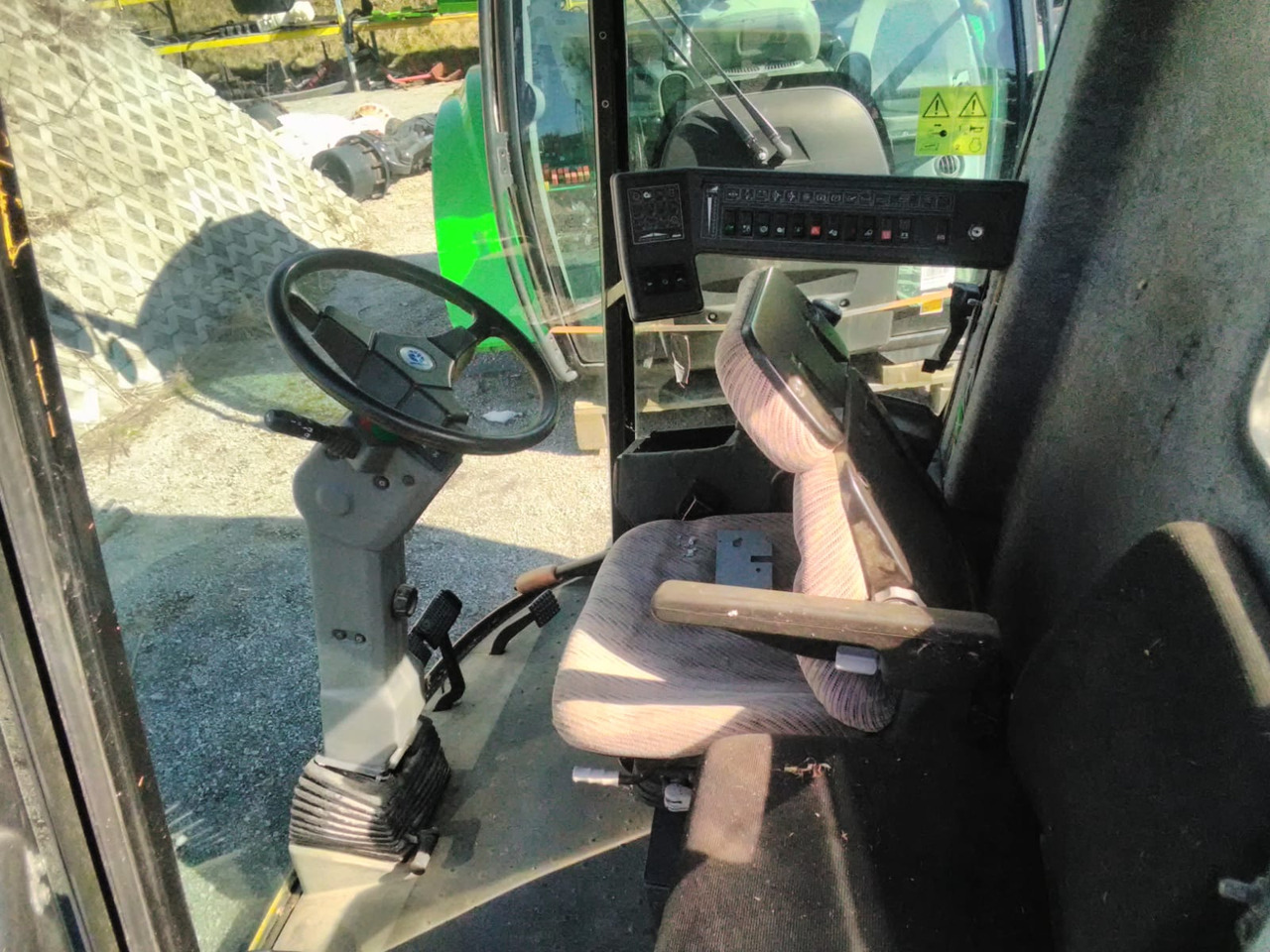 NEW HOLLAND TX 65 - الكبائن - حصادة شاملة: صور 5 NEW HOLLAND TX 65 - الكبائن - حصادة شاملة: صور 5