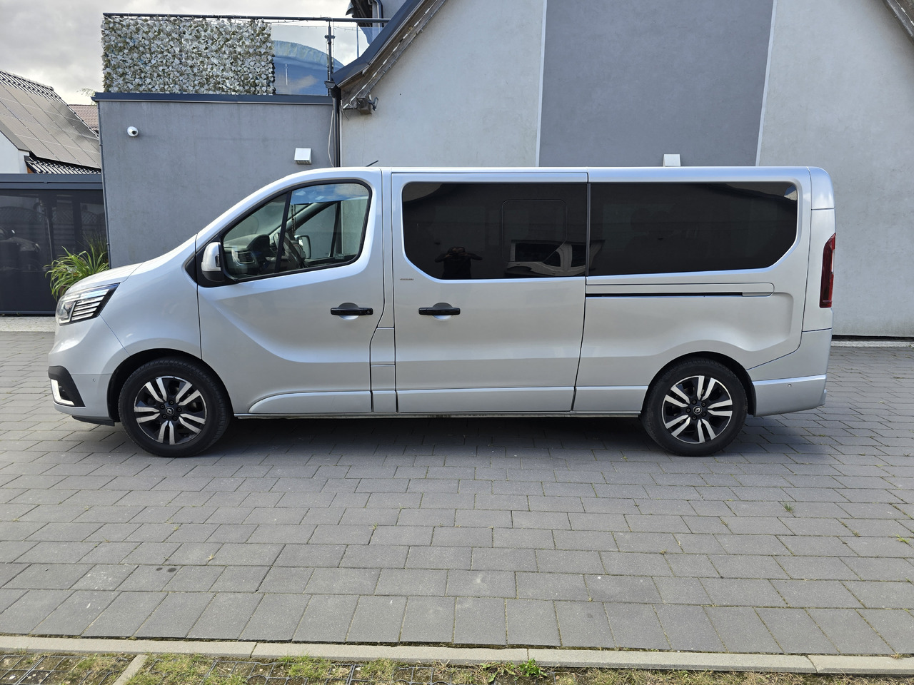 RENAULT Trafic SPACECLASS Premium - ميكروباص: صور 4 RENAULT Trafic SPACECLASS Premium - ميكروباص: صور 4