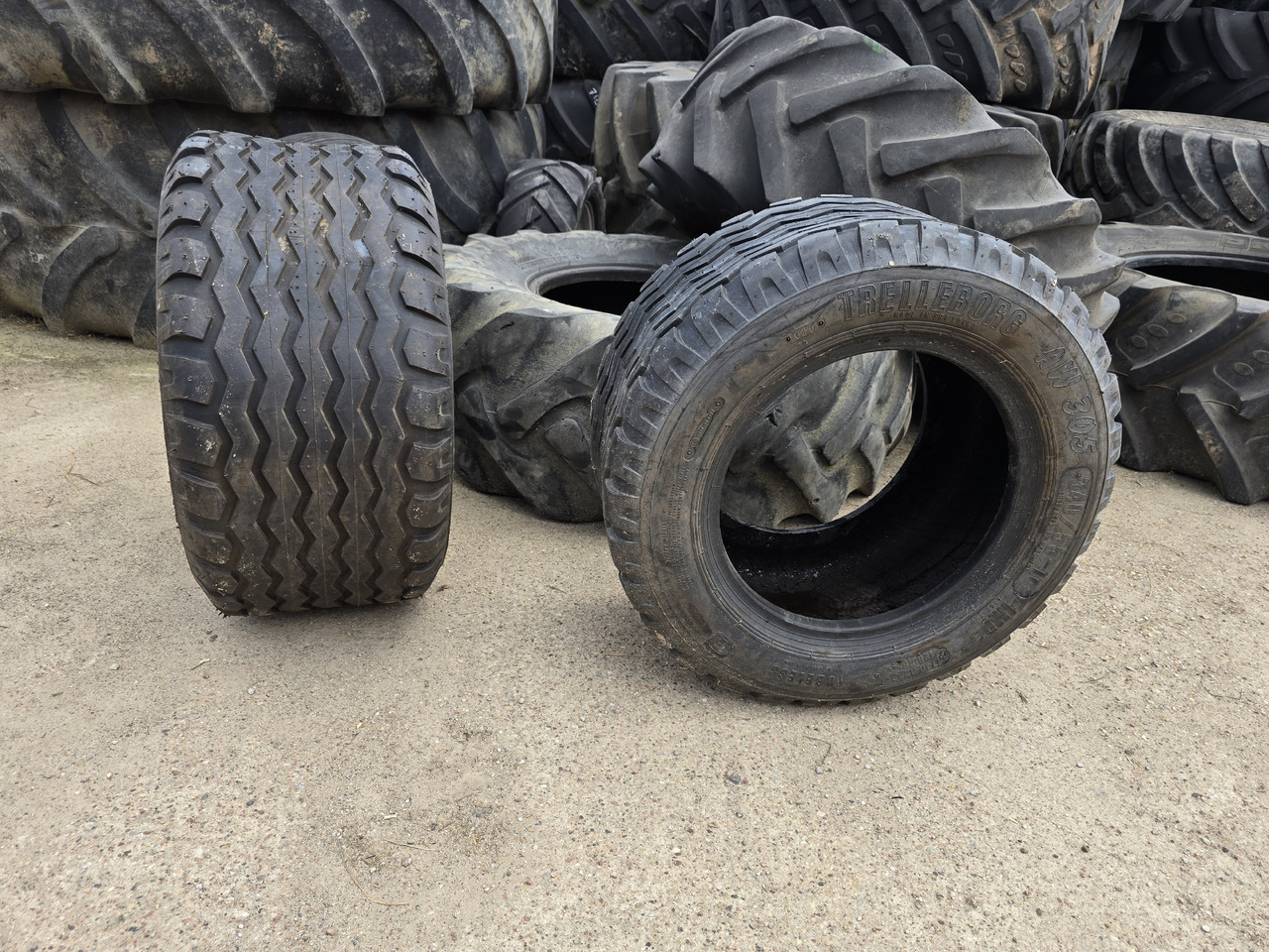 TRELLEBORG 340/55-16 - الإطارات - آلات البناء: صور 1 TRELLEBORG 340/55-16 - الإطارات - آلات البناء: صور 1