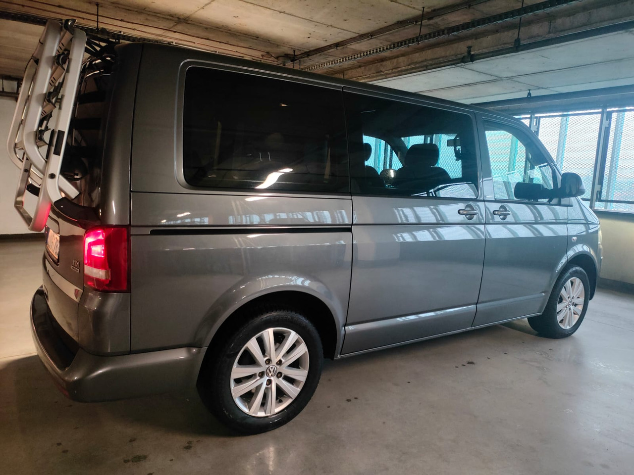 Volkswagen Multivan - سيارة: صور 2 Volkswagen Multivan - سيارة: صور 2