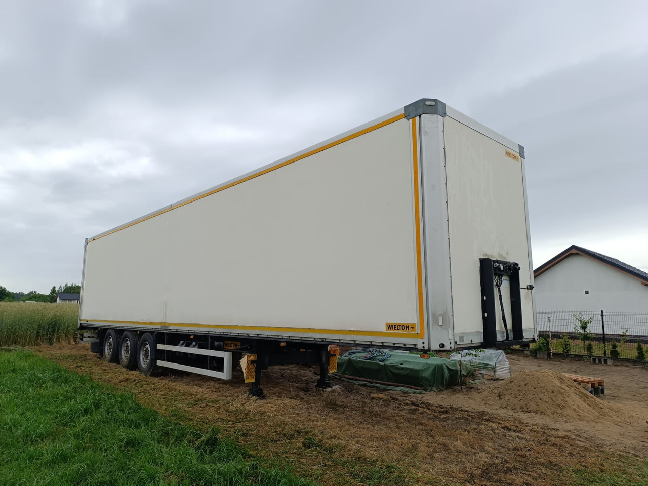 Wielton NS34FT - بصندوق مغلق نصف مقطورة: صور 5 Wielton NS34FT - بصندوق مغلق نصف مقطورة: صور 5