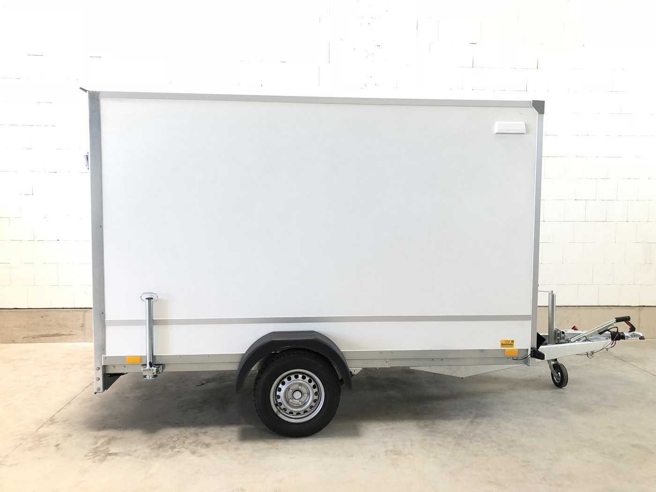 BLYSS F1330HD Rampe Kofferanhänger - بصندوق مغلق مقطورة: صور 2 BLYSS F1330HD Rampe Kofferanhänger - بصندوق مغلق مقطورة: صور 2