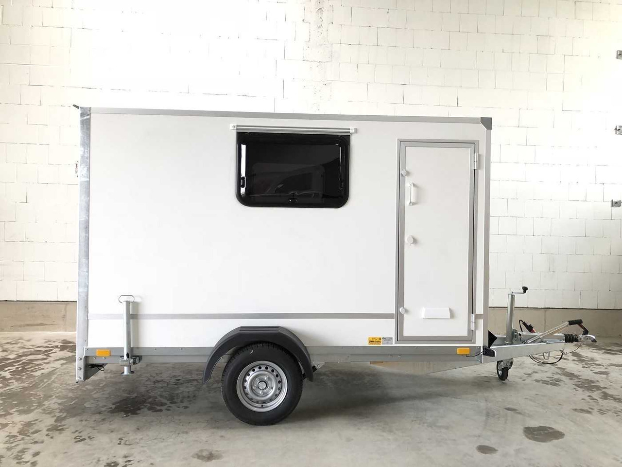 BLYSS F1330HD Rampe Tür 2 Fenster Kofferanhänger - بصندوق مغلق مقطورة: صور 5 BLYSS F1330HD Rampe Tür 2 Fenster Kofferanhänger - بصندوق مغلق مقطورة: صور 5