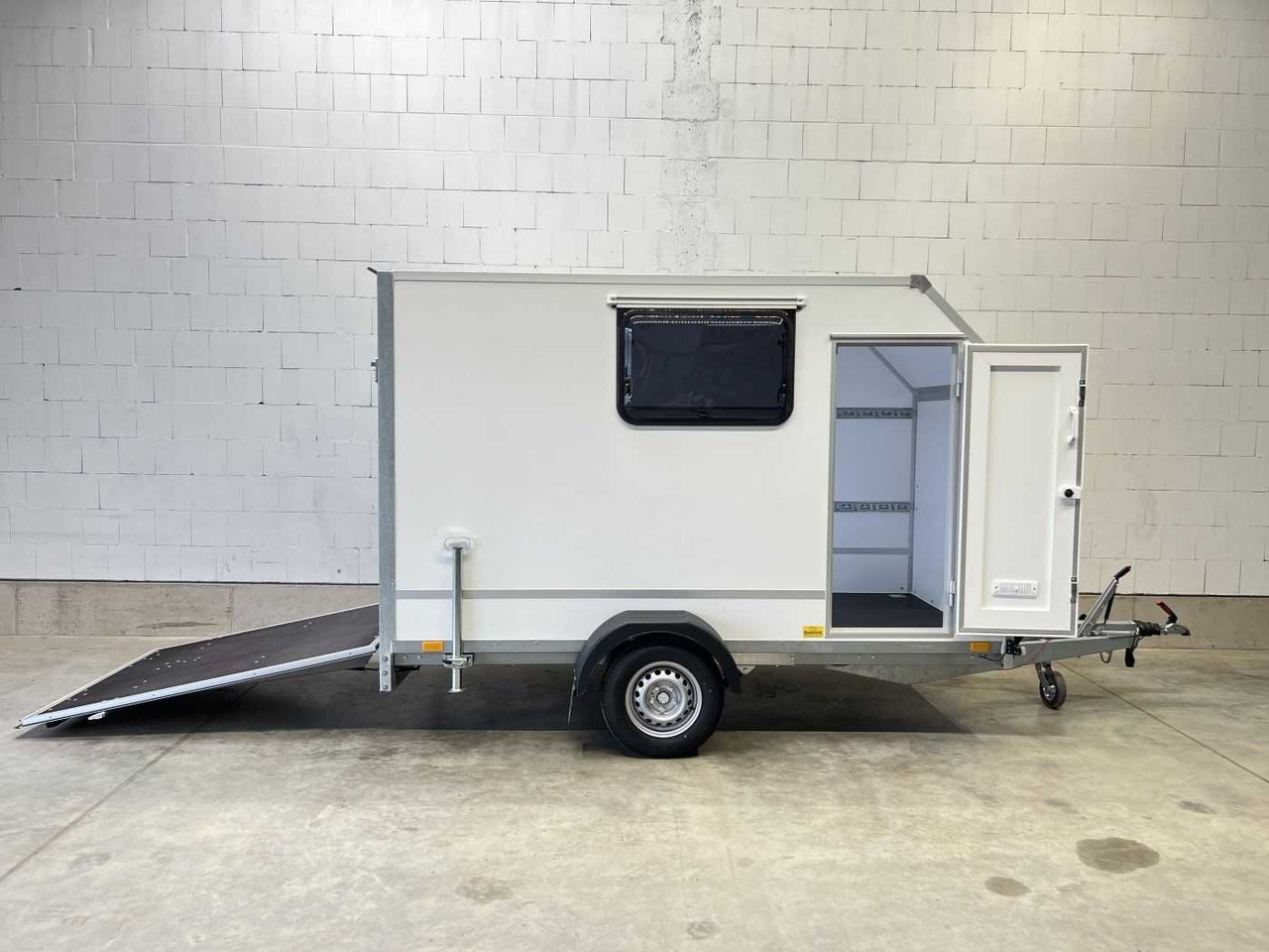 BLYSS F1330HD Seitentür,Fenster,Aero Kofferanhänger - بصندوق مغلق مقطورة: صور 2 BLYSS F1330HD Seitentür,Fenster,Aero Kofferanhänger - بصندوق مغلق مقطورة: صور 2