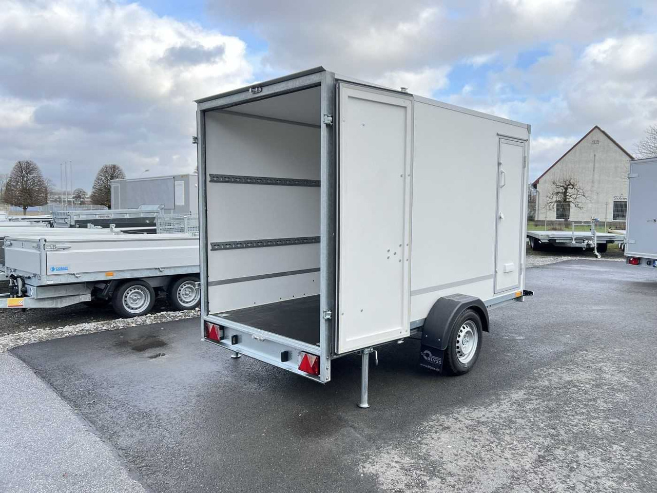 BLYSS F1330HD Seitentür Kofferanhänger - بصندوق مغلق مقطورة: صور 3 BLYSS F1330HD Seitentür Kofferanhänger - بصندوق مغلق مقطورة: صور 3